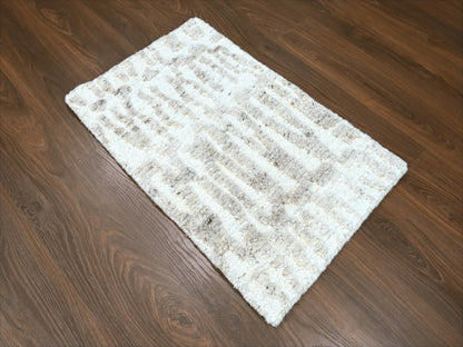 Modern / Contemporary hand-knotted wool rug in Ivory, 2' x 2'11" — SKU O010348 (view 2)