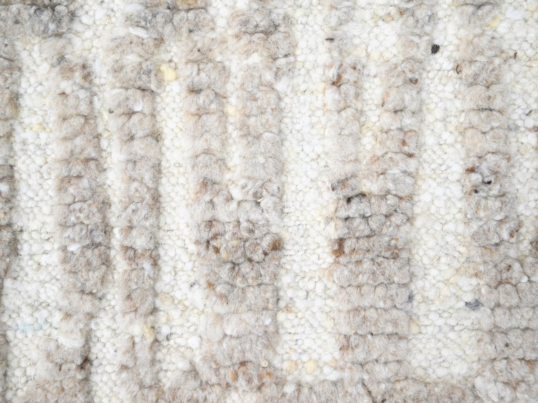 Modern / Contemporary hand-knotted wool rug in Ivory, 2' x 2'11" — SKU O010348 (view 4)