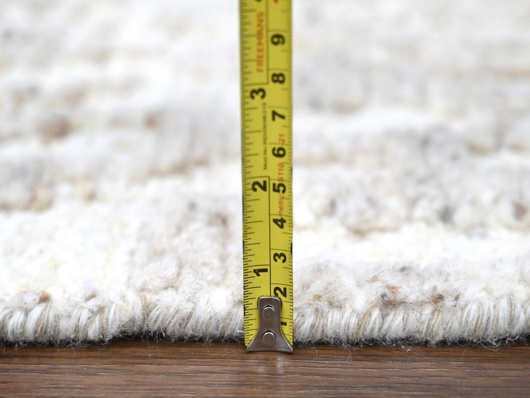 Modern / Contemporary hand-knotted wool rug in Ivory, 2' x 2'11" — SKU O010348 (view 6)