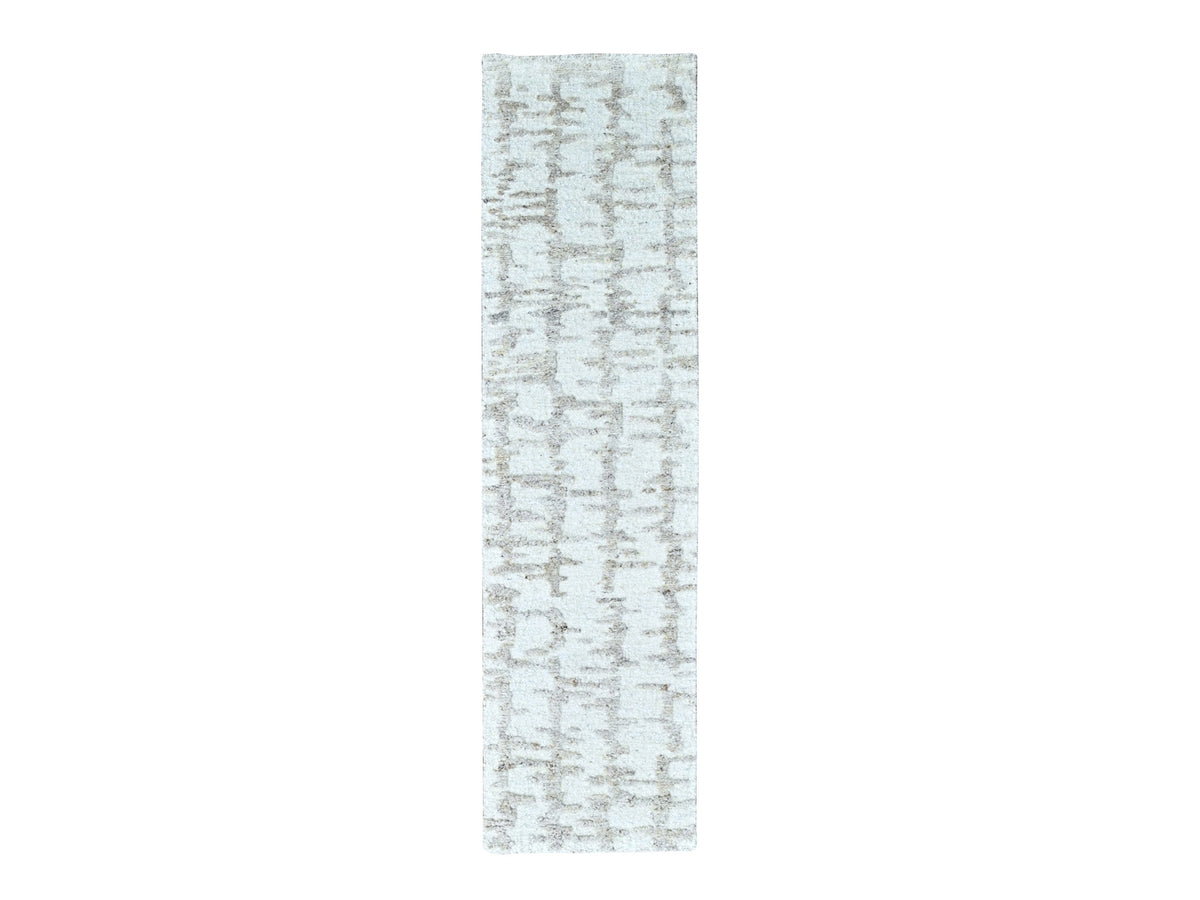Modern / Contemporary hand-knotted wool runner in Ivory, 2'7" x 9'10" — SKU O010354