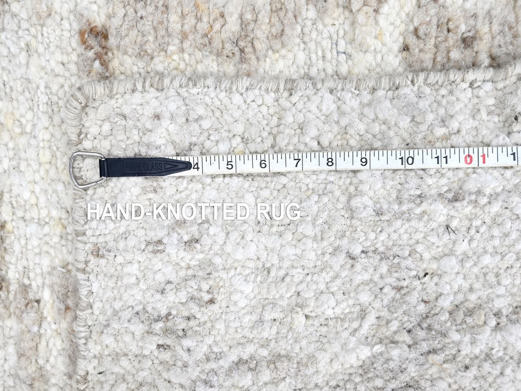 Modern / Contemporary hand-knotted wool runner in Ivory, 2'7" x 9'10" — SKU O010354 (view 8)