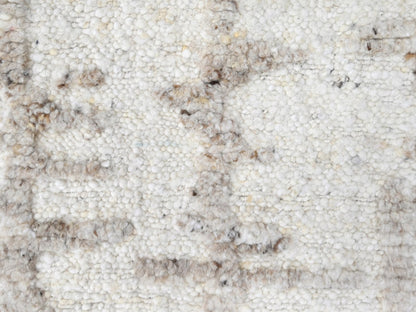 Modern / Contemporary hand-knotted wool rug in Ivory, 2' x 2'10" — SKU O010355 (view 4)