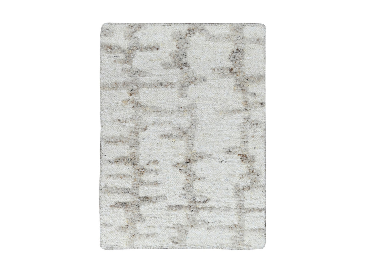 Modern / Contemporary hand-knotted wool rug in Ivory, 2' x 2'10" — SKU O010356