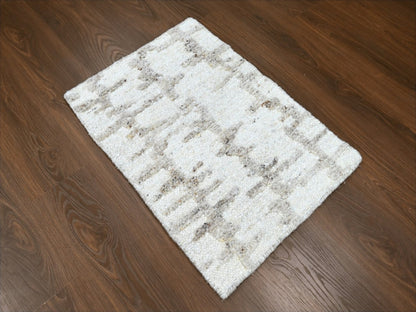 Modern / Contemporary hand-knotted wool rug in Ivory, 2' x 2'10" — SKU O010356 (view 2)