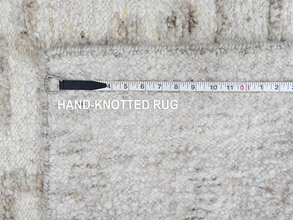 Modern / Contemporary hand-knotted wool runner in Ivory, 2'6" x 11'10" — SKU O010358 (view 8)
