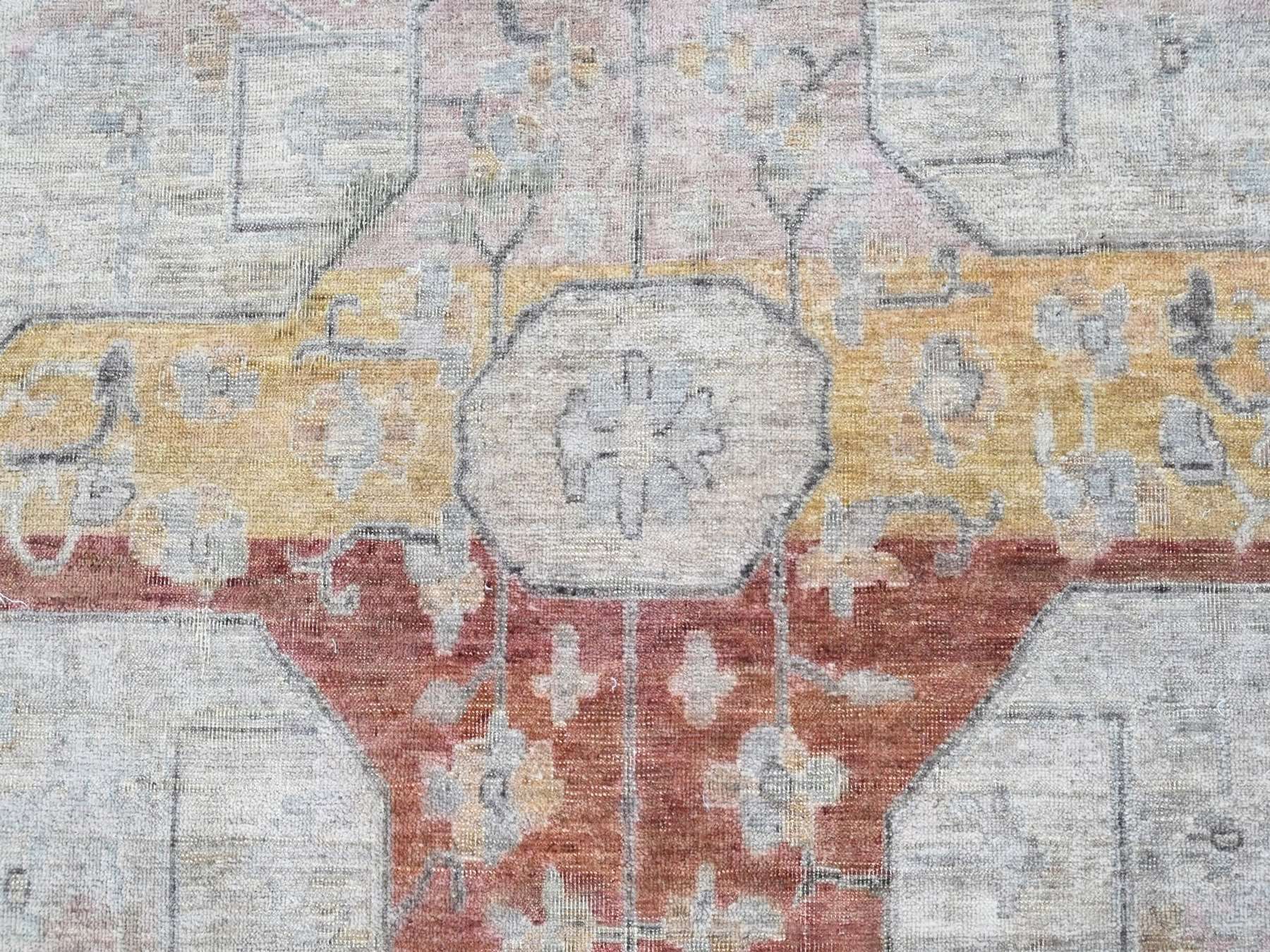 Mahal Oushak hand-knotted wool rug in Ivory, 9'10" x 13'11" — SKU O010396 (view 8)