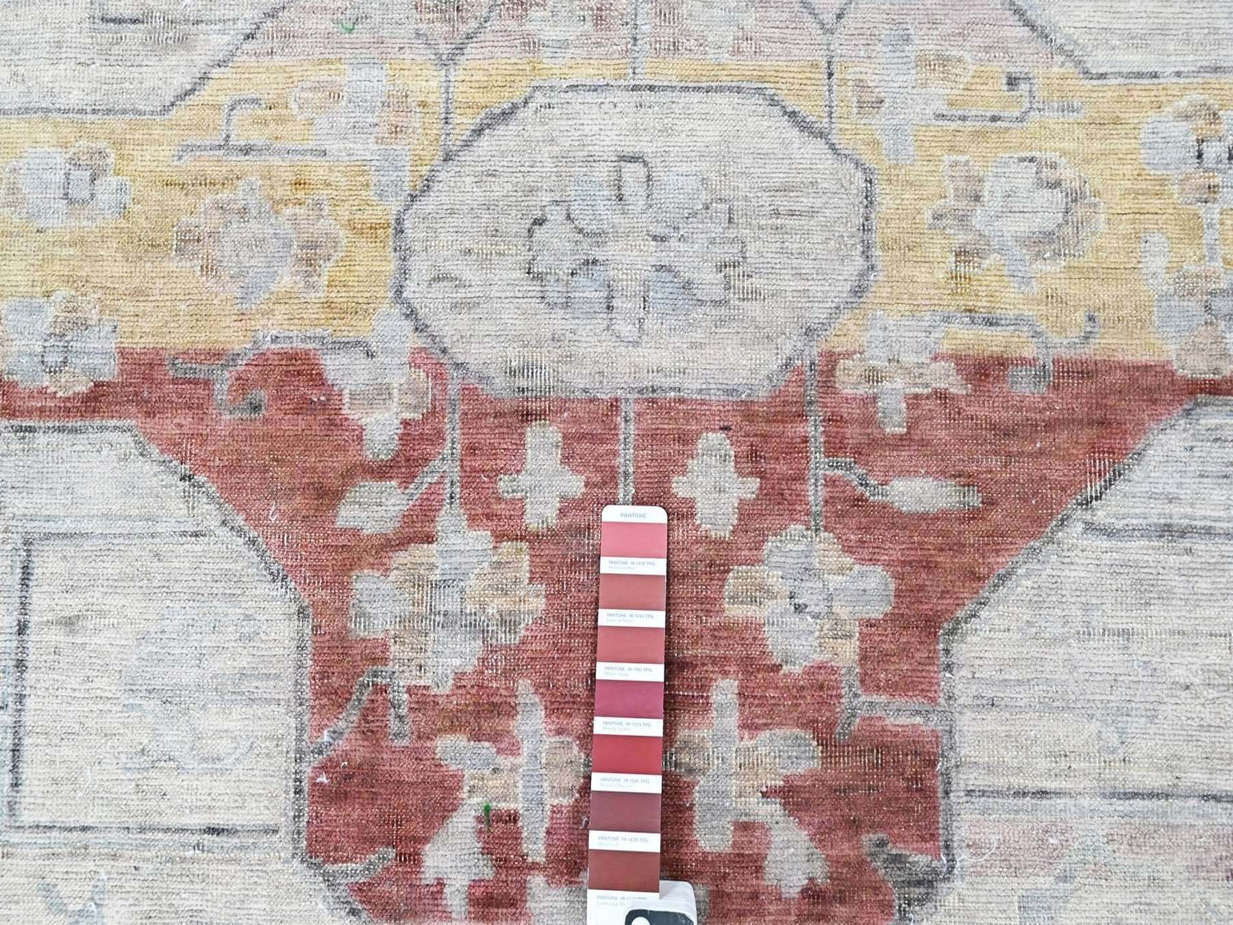 Mahal Oushak hand-knotted wool rug in Ivory, 11'10" x 14'9" — SKU O010397 (view 7)