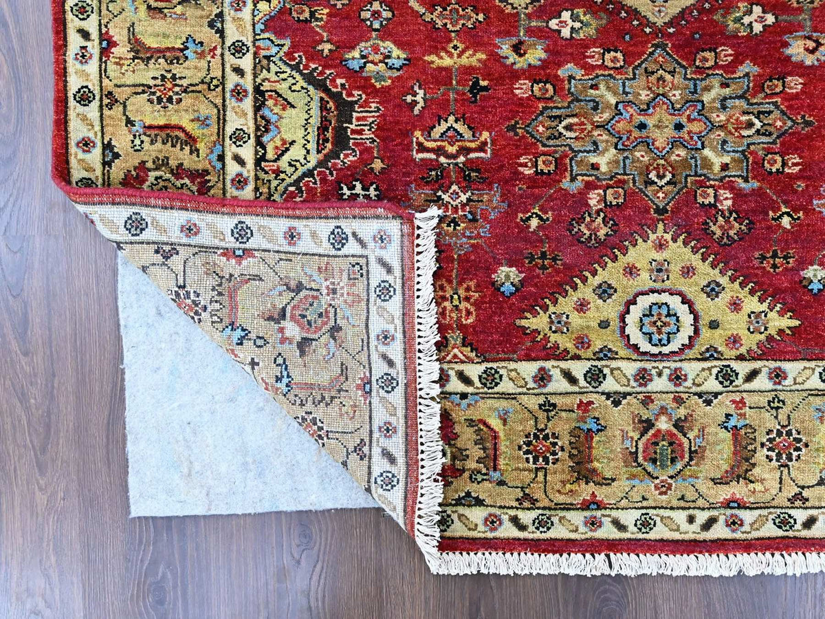 Heriz hand-knotted wool rug in Red & Beige, 5'1" x 6'10" — SKU O010405 (view 3)