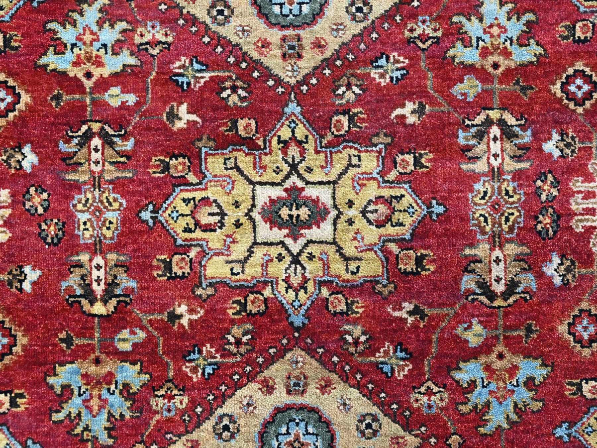 Heriz hand-knotted wool rug in Red & Beige, 5'1" x 6'10" — SKU O010405 (view 5)