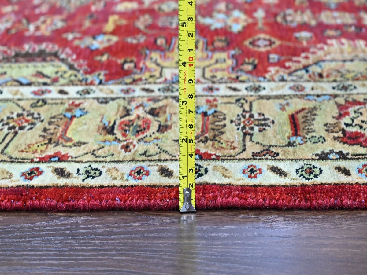 Heriz hand-knotted wool rug in Red & Beige, 5'1" x 6'10" — SKU O010405 (view 7)