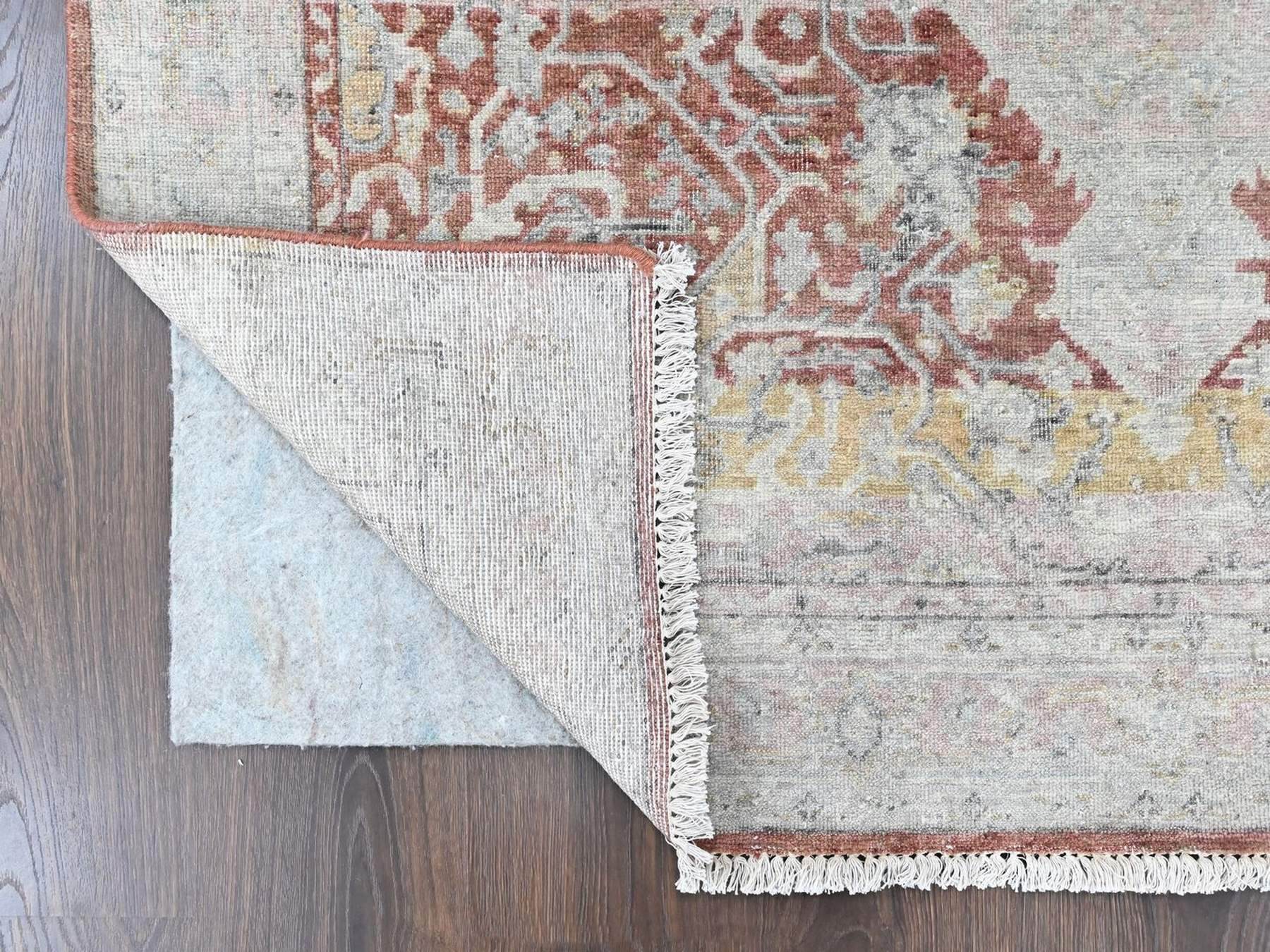 Mahal Oushak hand-knotted wool rug in Ivory, 4'11" x 7'1" — SKU O010422 (view 3)
