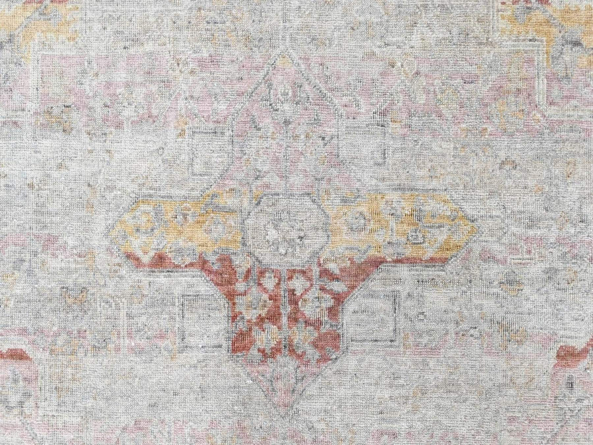 Mahal Oushak hand-knotted wool rug in Ivory, 4'11" x 7'1" — SKU O010422 (view 5)