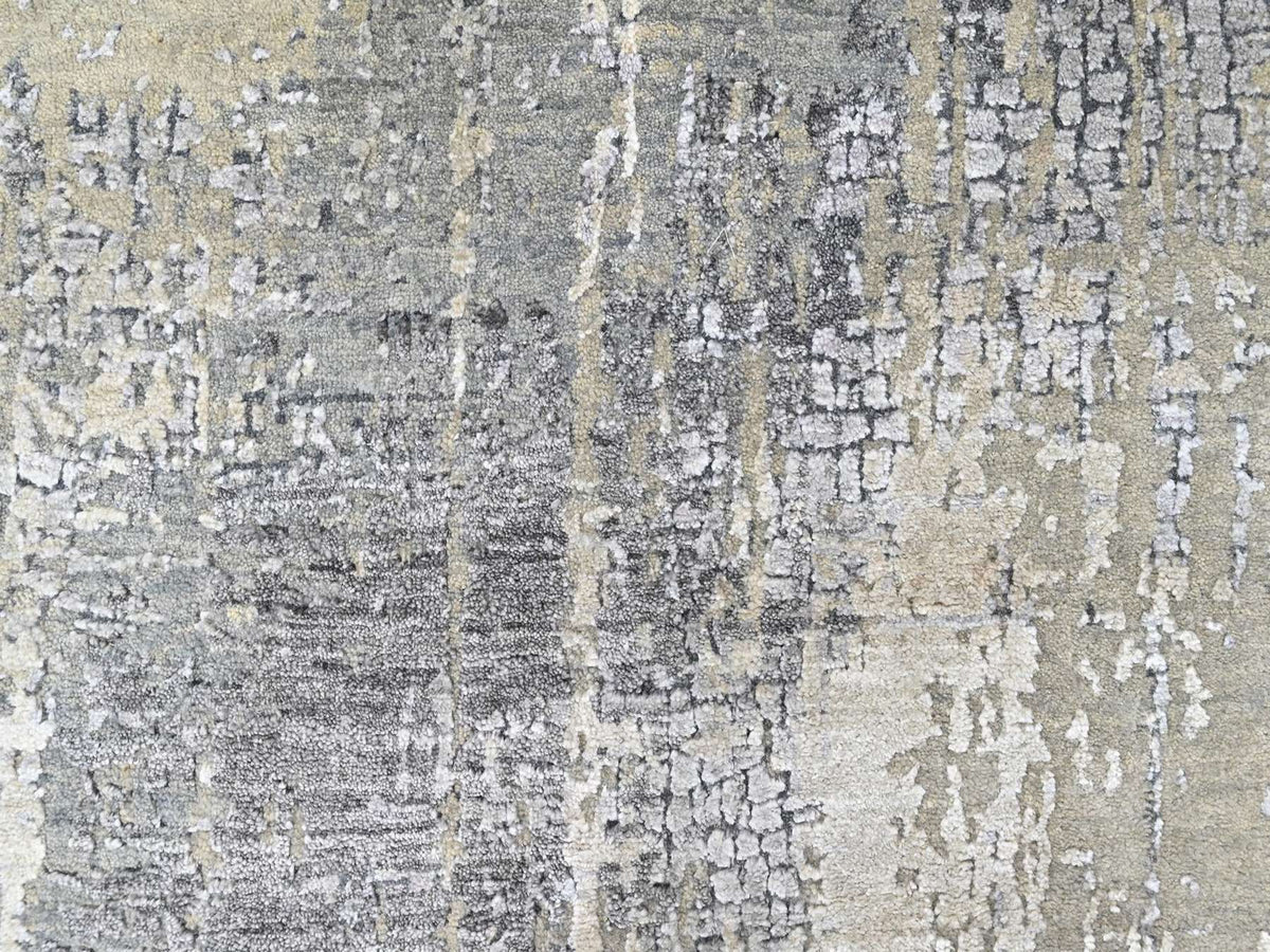 Modern / Contemporary hand-knotted wool/silk rug in Ivory, 5' x 6'11" — SKU O010437 (view 5)
