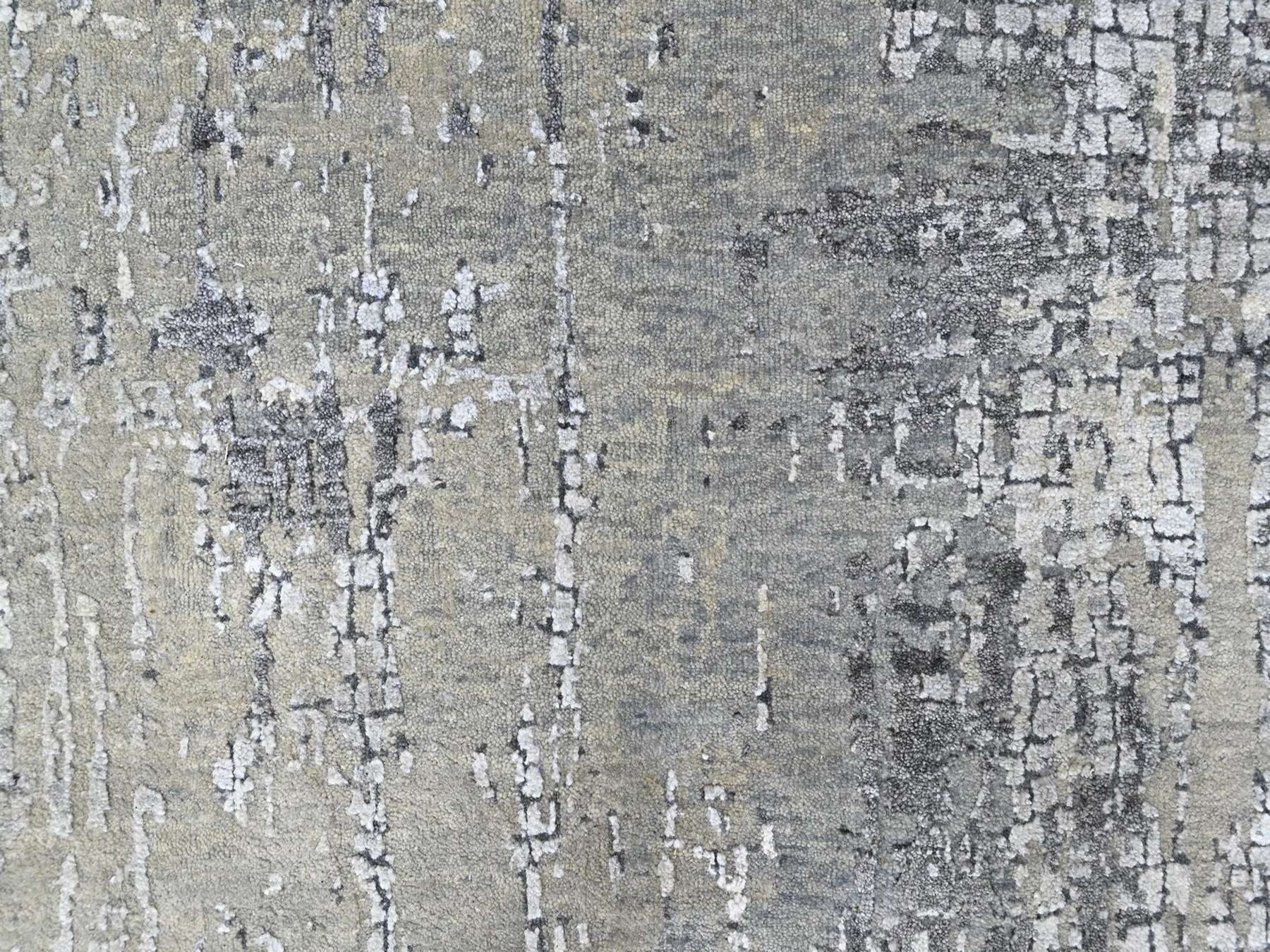 Modern / Contemporary hand-knotted wool/silk rug in Gray, 6'1" x 9' — SKU O010438 (view 5)