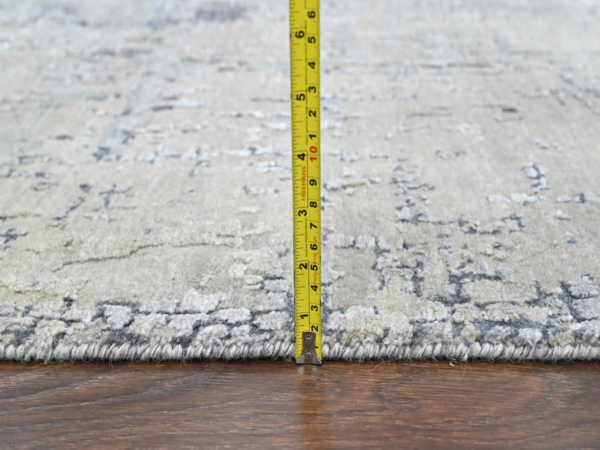 Modern / Contemporary hand-knotted wool/silk rug in Gray, 6'1" x 9' — SKU O010438 (view 7)