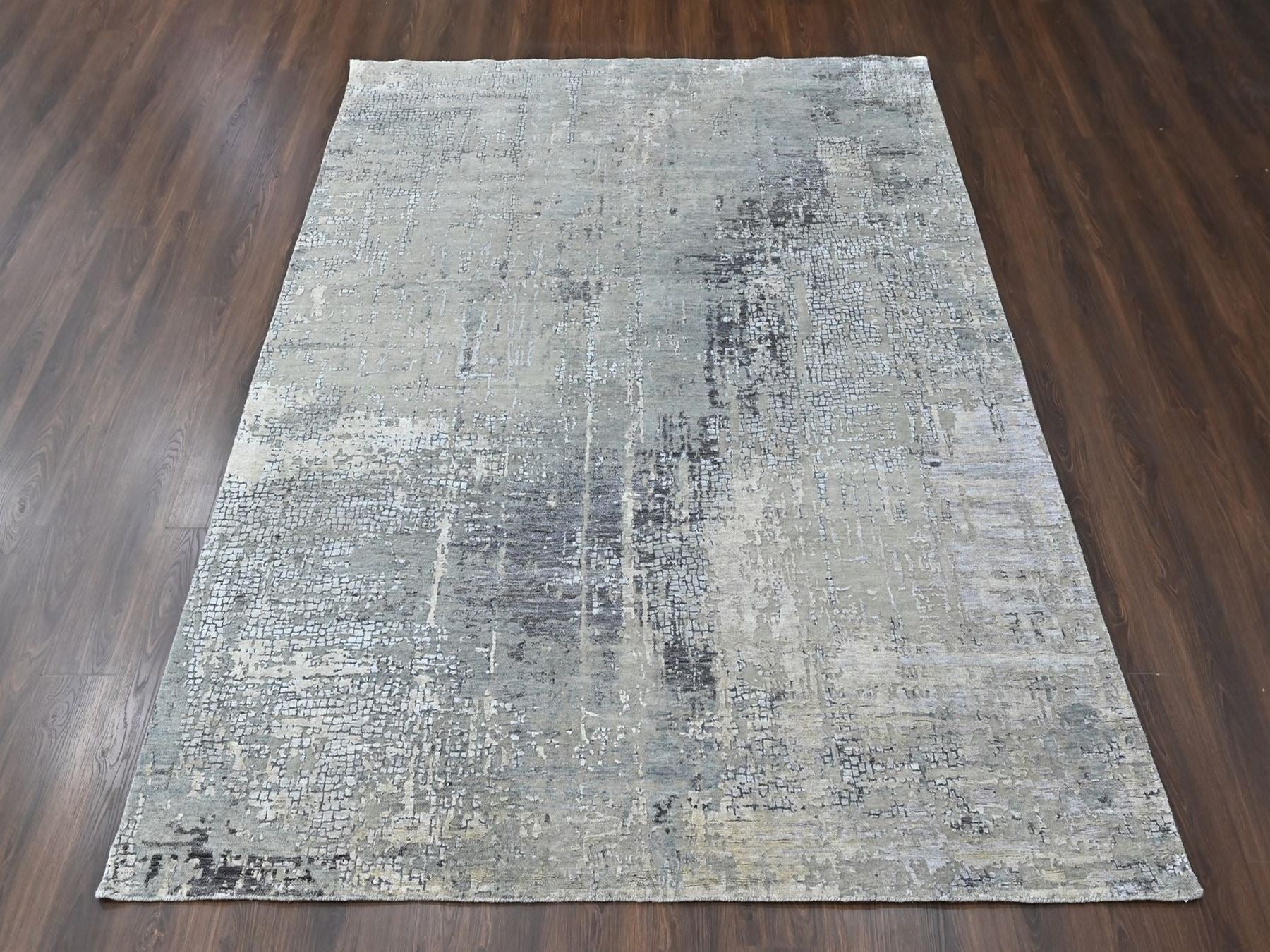 Modern / Contemporary hand-knotted wool/silk rug in Gray, 8' x 9'9" — SKU O010439 (view 2)
