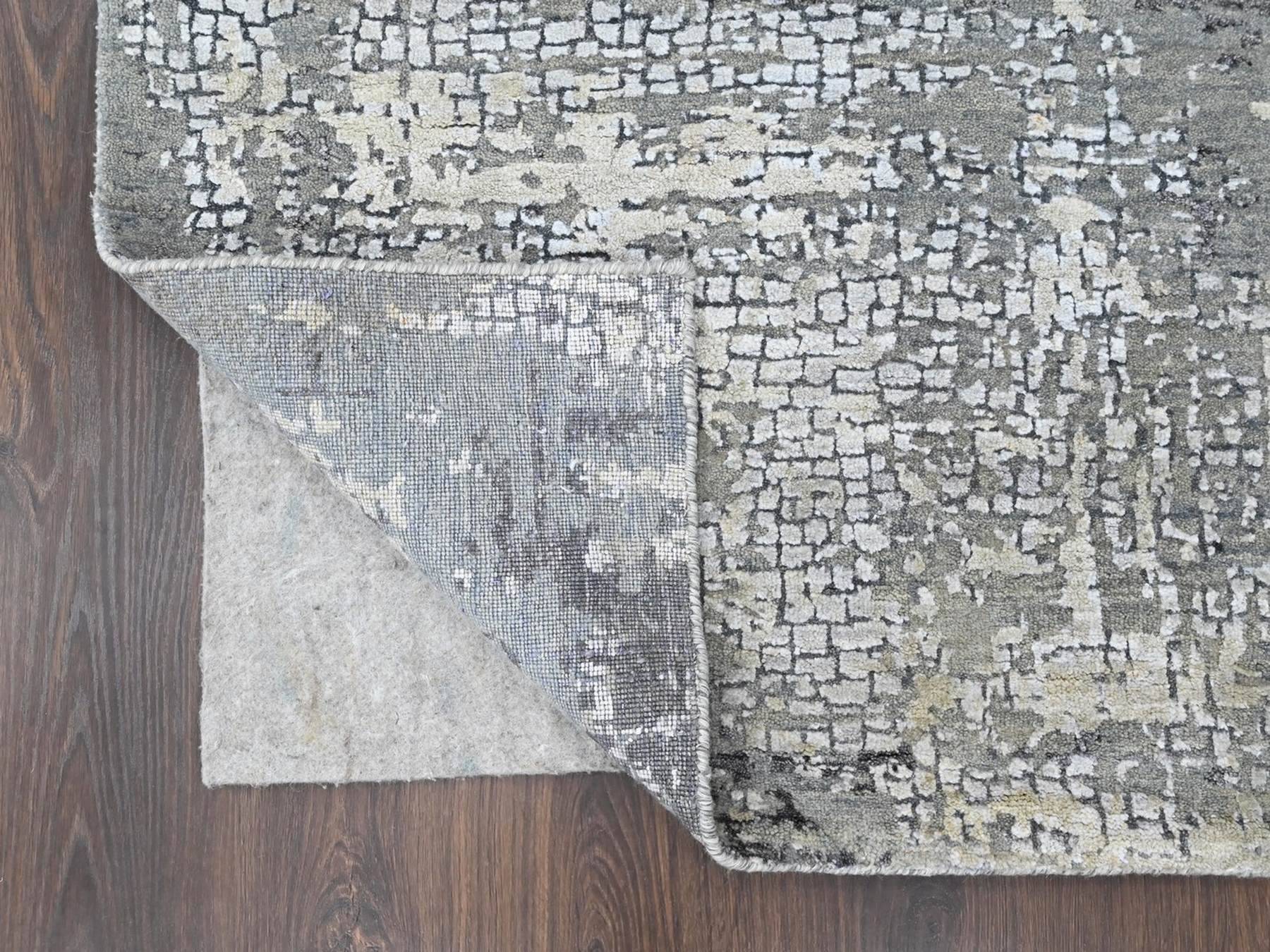 Modern / Contemporary hand-knotted wool/silk rug in Gray, 8' x 9'9" — SKU O010439 (view 4)
