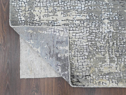 Modern / Contemporary hand-knotted wool/silk rug in Gray, 8' x 9'9" — SKU O010439 (view 4)