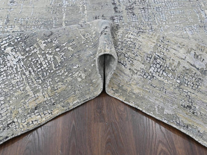 Modern / Contemporary hand-knotted wool/silk rug in Gray, 8' x 9'9" — SKU O010439 (view 5)