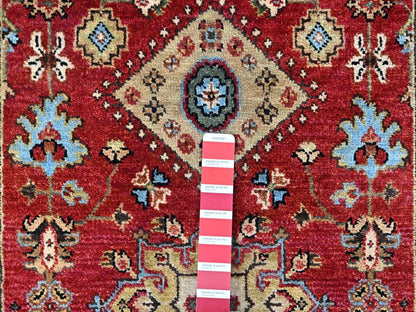 Heriz hand-knotted wool runner in Red & Beige, 2'7" x 8'1" — SKU O010447 (view 4)