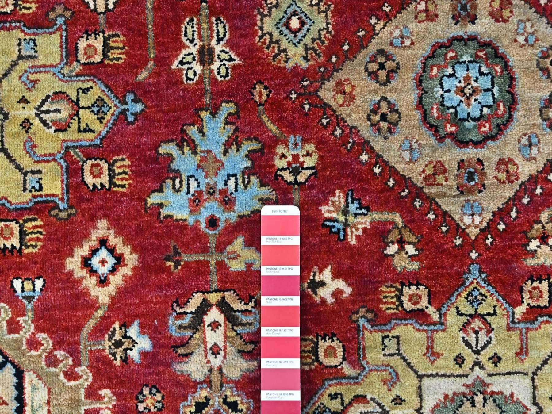 Heriz hand-knotted wool rug in Red & Beige, 6' x 8'11" — SKU O010448 (view 4)