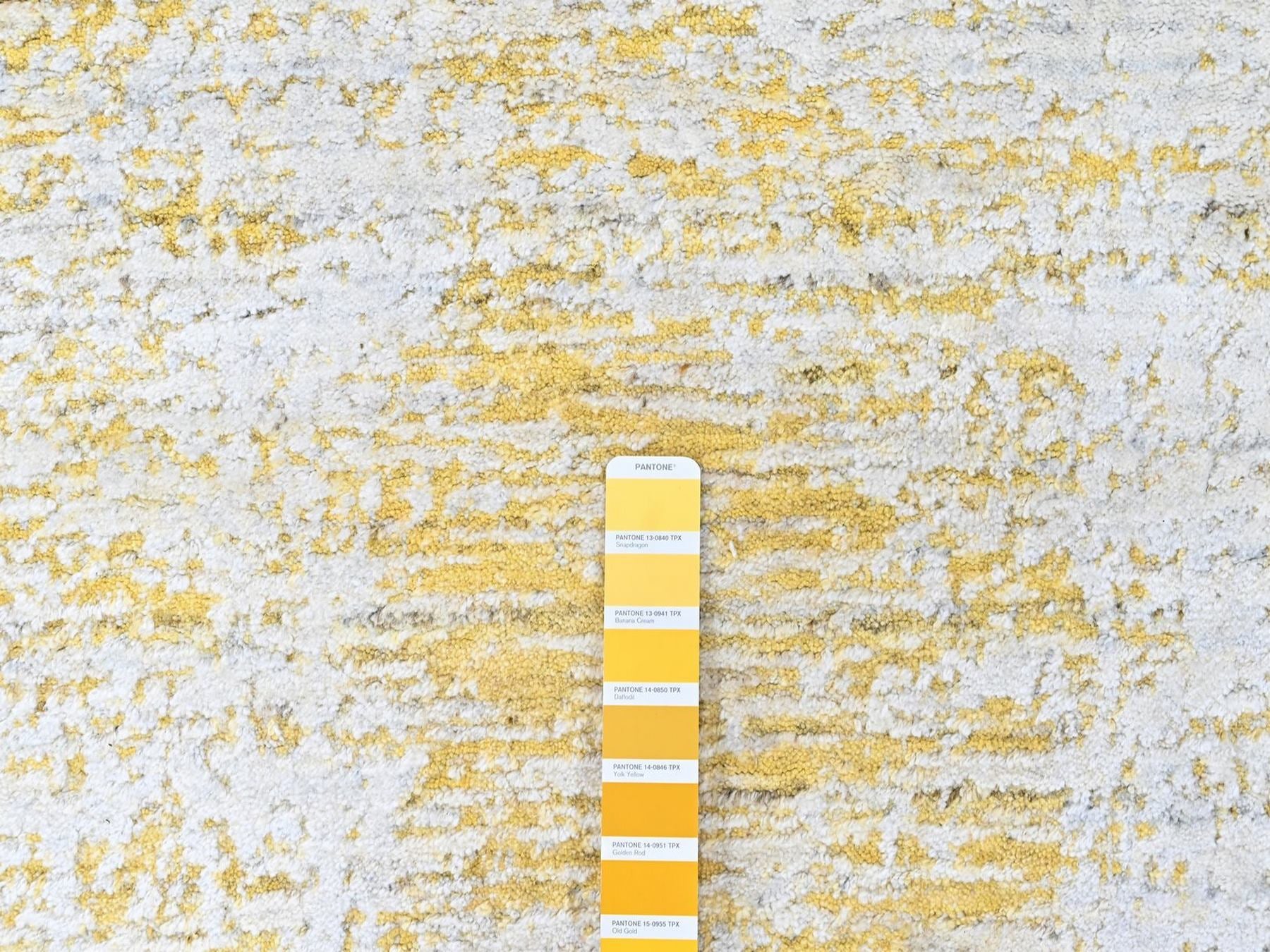 Modern / Contemporary hand-knotted wool/silk runner in Yellow, 2'6" x 8' — SKU O010505 (view 4)