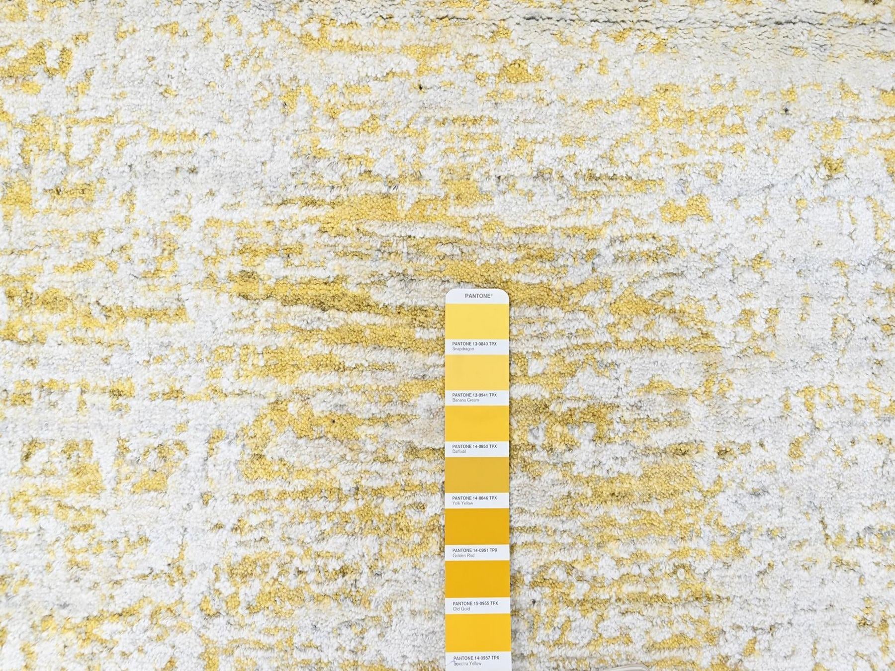 Modern / Contemporary hand-knotted wool/silk runner in Yellow, 2'7" x 6' — SKU O010508 (view 4)