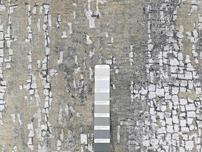 Modern / Contemporary hand-knotted wool/silk runner in Gray, 2'8" x 8'1" — SKU O010517 (view 4)