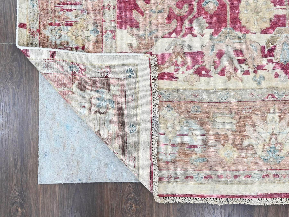 Heriz Heriz hand-knotted wool rug in Red & Brown, 7'8" x 9'9" — SKU O010551 (view 4)