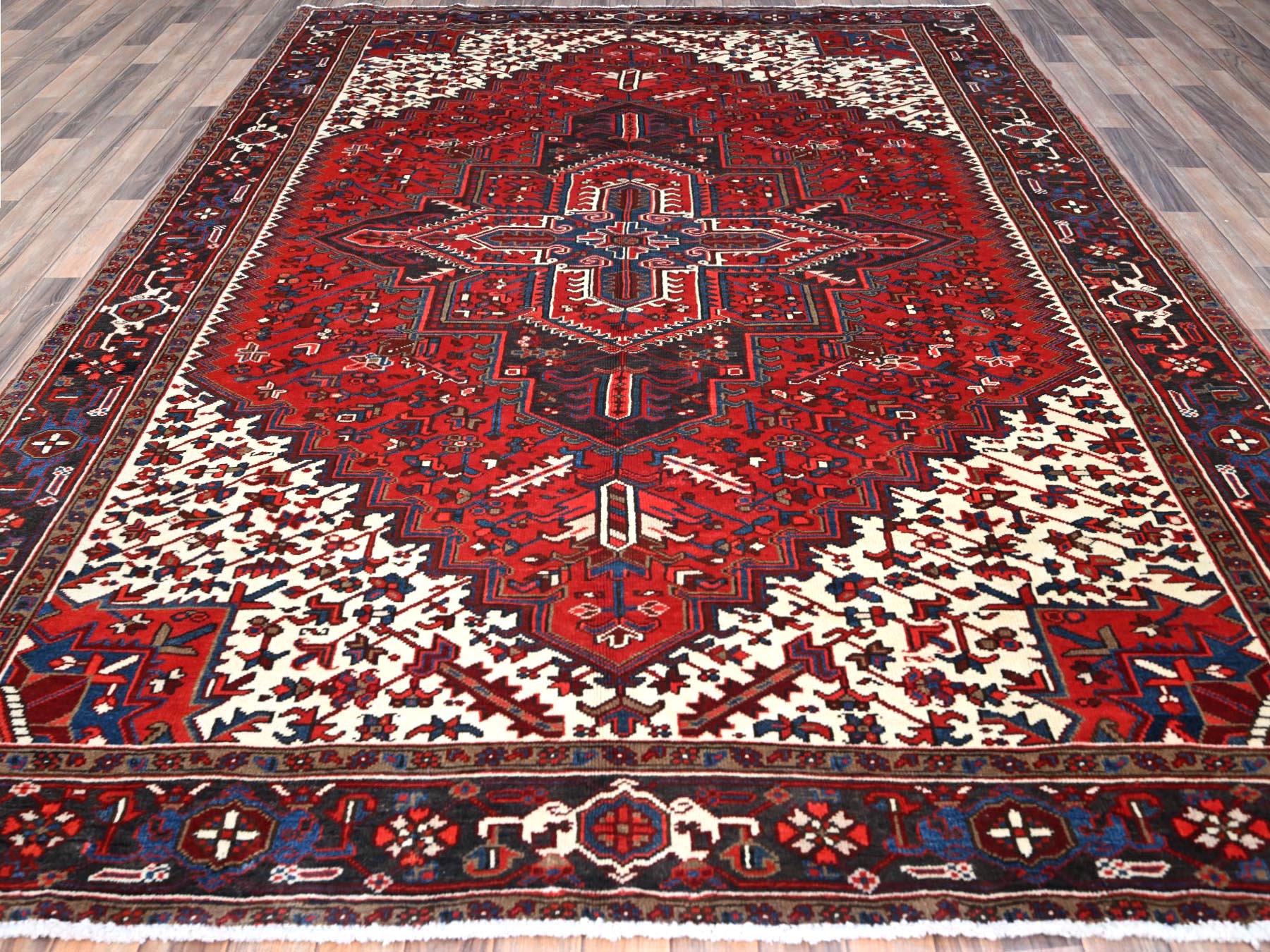 Heriz Traditional hand-knotted wool rug in Red, 7'9" x 10'8", SKU O0105