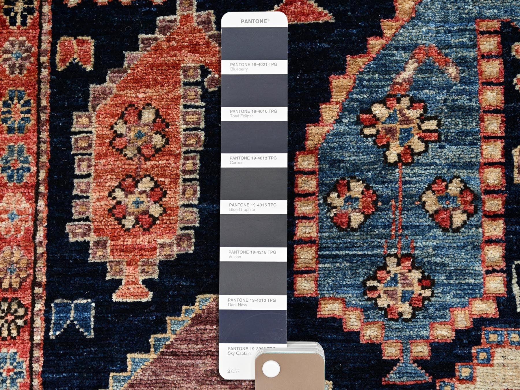 Tribal & Geometric hand-knotted wool runner in Blue & Ivory, 3'11" x 9'9" — SKU O01064 (view 4)