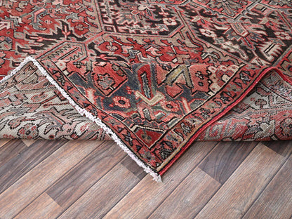 Heriz Heriz hand-knotted wool rug in Red, 7'6" x 10'7" — SKU O01249 (view 6)