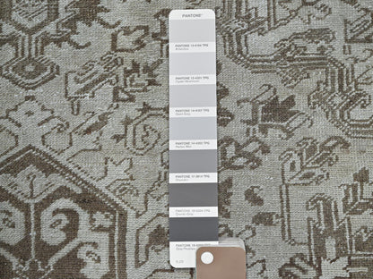 Heriz Heriz hand-knotted wool rug in Gray & Brown, 7'6" x 10'4" — SKU O01337 (view 7)