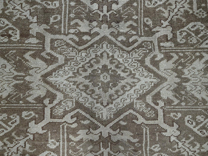 Heriz Heriz hand-knotted wool rug in Gray & Brown, 7'6" x 10'4" — SKU O01337 (view 8)