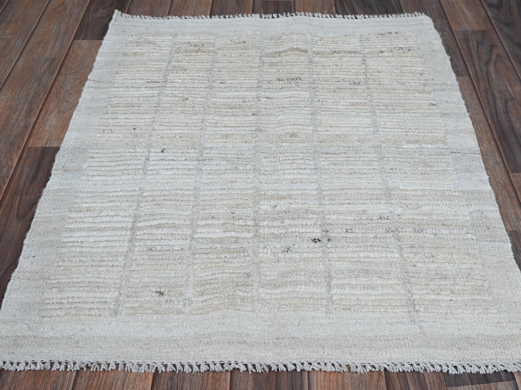 Ivory 2'4" x 3'0" Tribal & Geometric Hand knotted Wool Rug - Sku: O01387