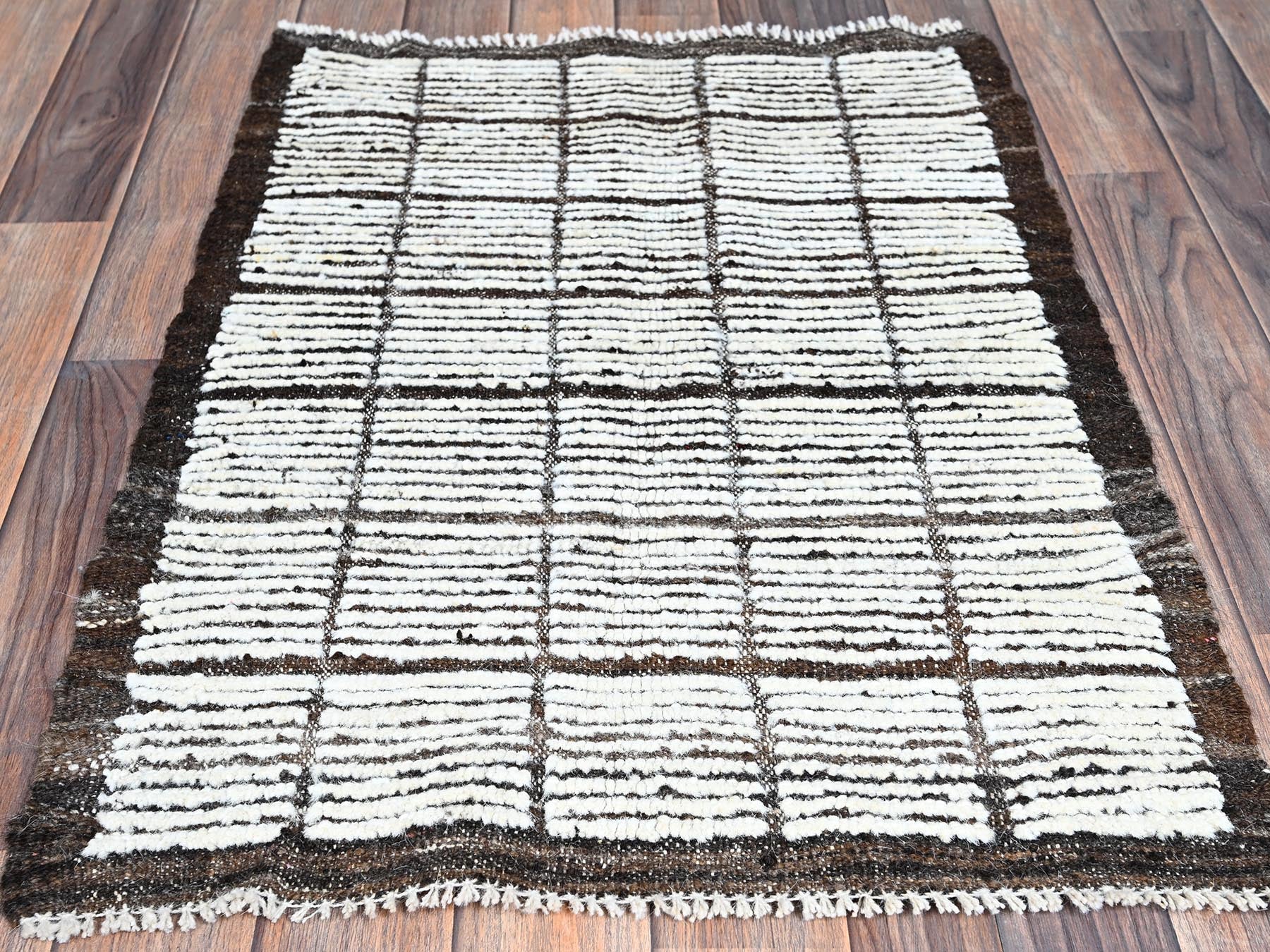 Ivory 2'1" x 2'11" Tribal & Geometric Hand knotted Wool Rug - Sku: O01393