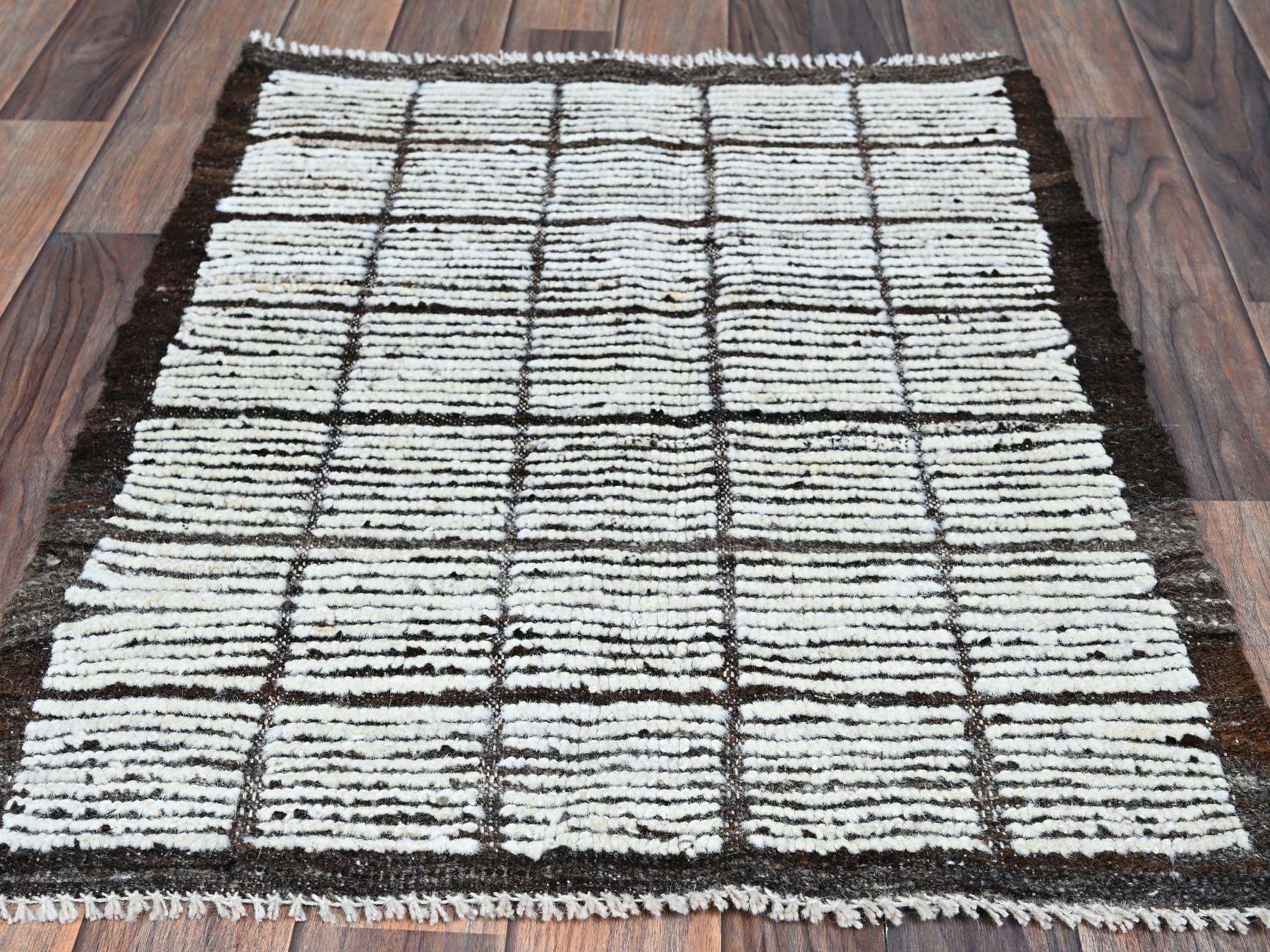 Ivory 2'1" x 2'10" Tribal & Geometric Hand knotted Wool Rug - Sku: O01394