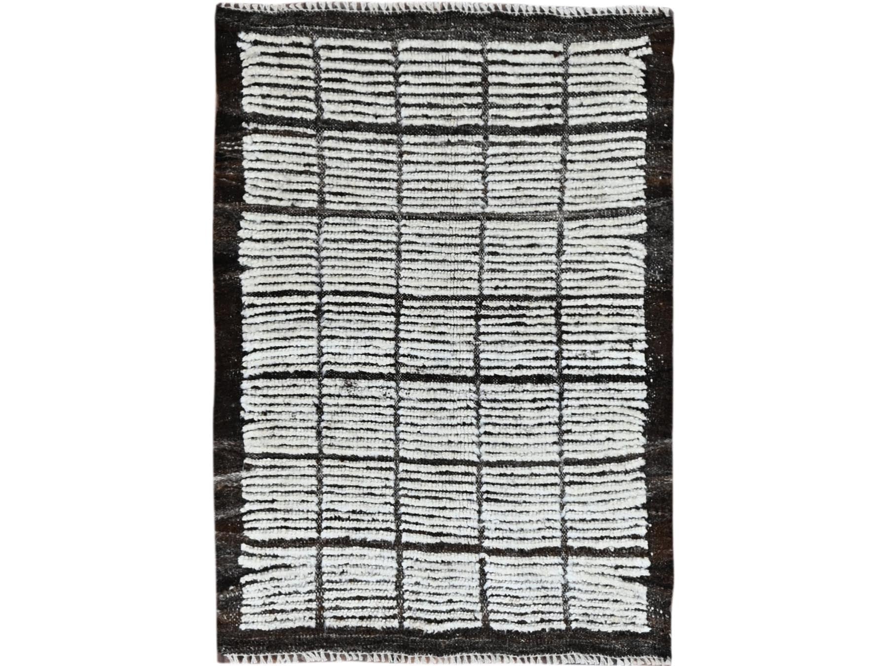 Ivory 2'1" x 2'11" Tribal & Geometric Hand knotted Wool Rug - Sku: O01395