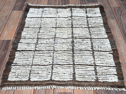 Ivory 2'1" x 2'8" Tribal & Geometric Hand knotted Wool Rug - Sku: O01397