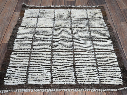 Ivory 2'2" x 2'8" Tribal & Geometric Hand knotted Wool Rug - Sku: O01398