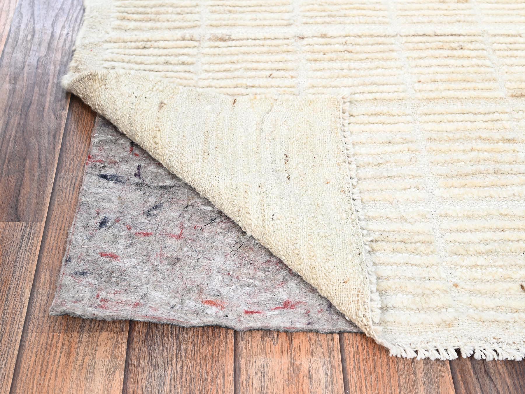 Tribal & Geometric hand-knotted wool runner in Ivory, 2'8" x 7'5" — SKU O01446 (view 3)