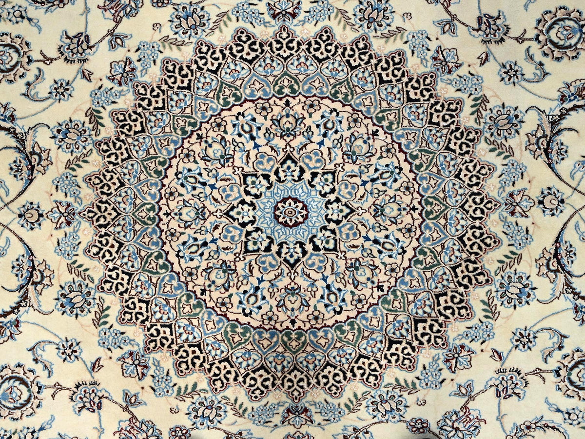 Nain Fine Oriental hand-knotted wool/silk rug in Ivory, 9'6" x 13'2" — SKU O01456 (view 9)