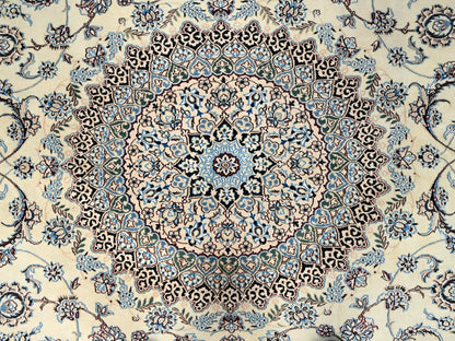 Nain Fine Oriental hand-knotted wool/silk rug in Ivory, 9'6" x 13'2" — SKU O01456 (view 9)