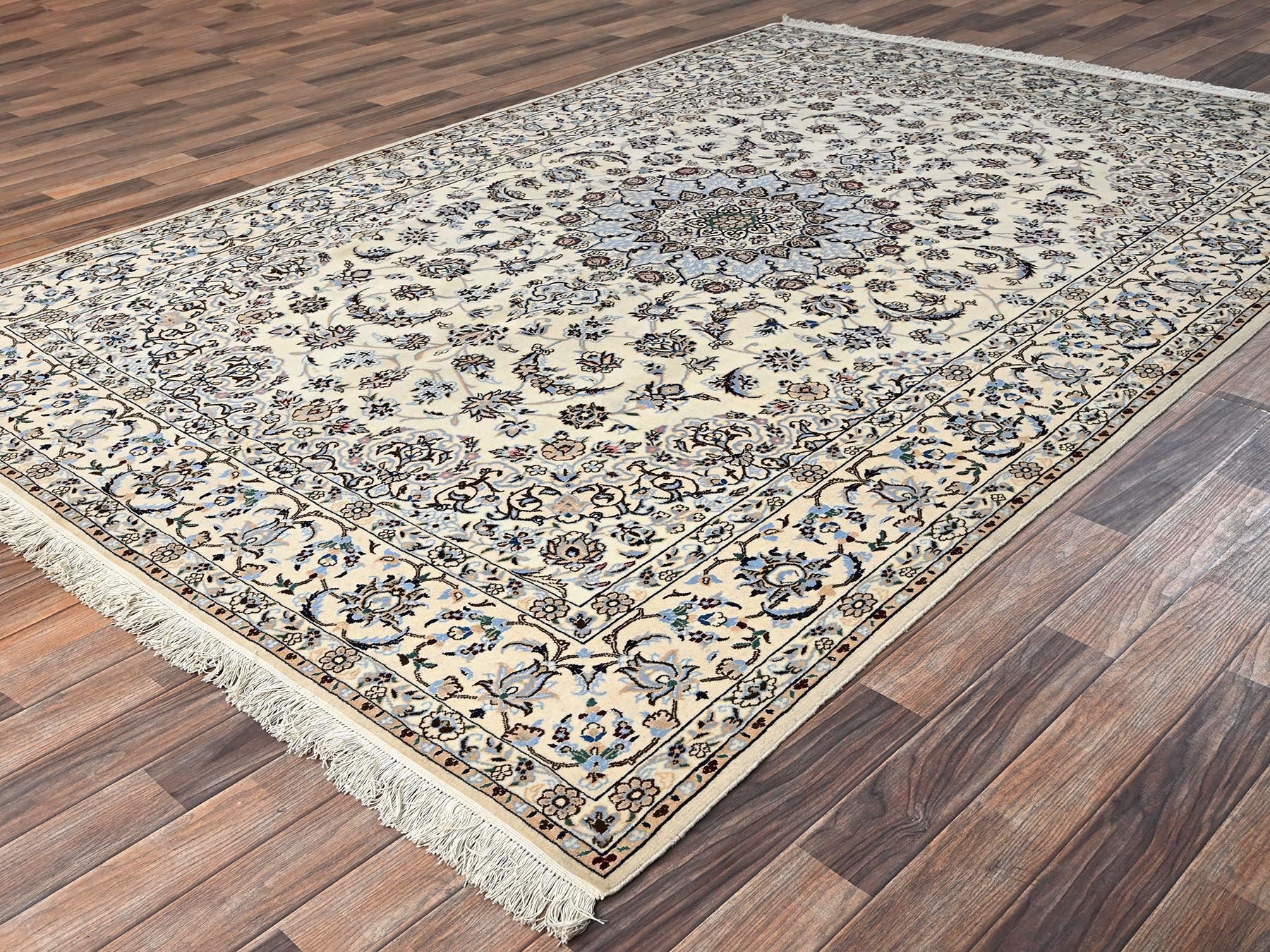 Nain Persian hand-knotted wool/silk rug in Ivory, 6'9" x 10'2" — SKU O01463 (view 3)