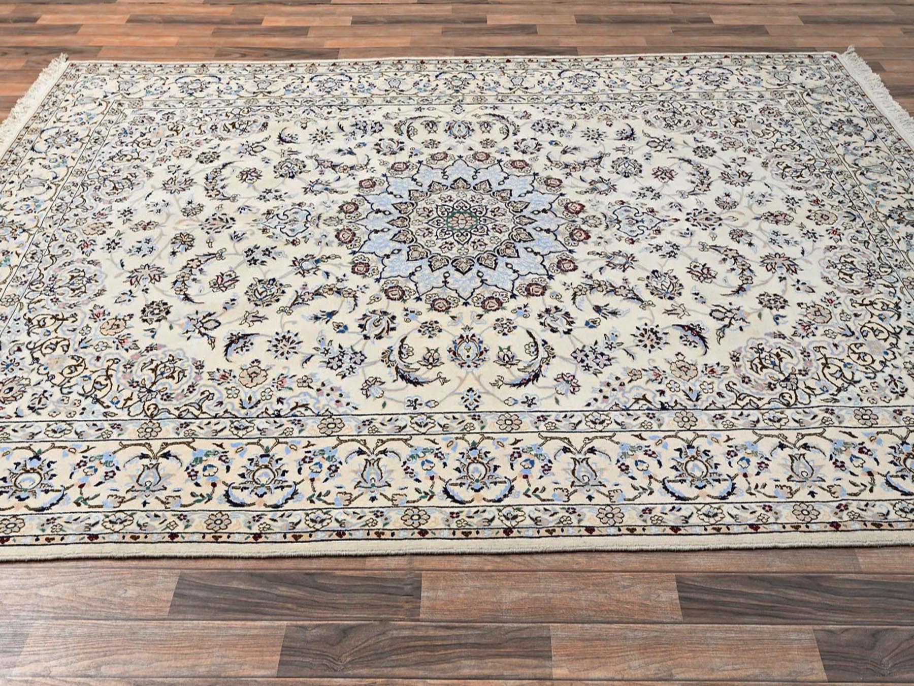Nain Persian hand-knotted wool/silk rug in Ivory, 6'9" x 10'2" — SKU O01463 (view 4)