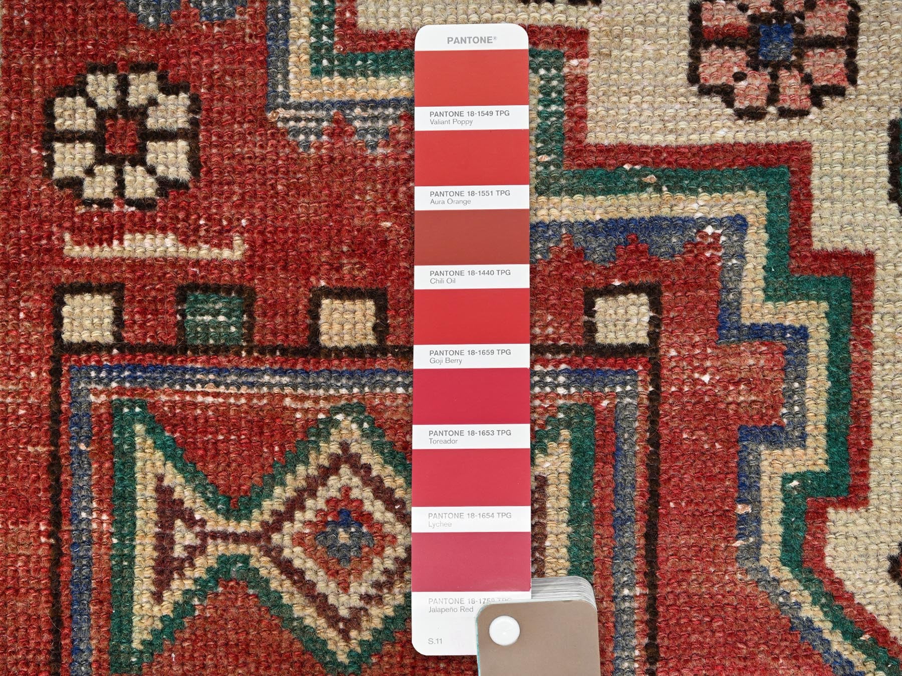 Vintage hand-knotted wool runner in Red, 3'1" x 6'7" — SKU O01546 (view 4)