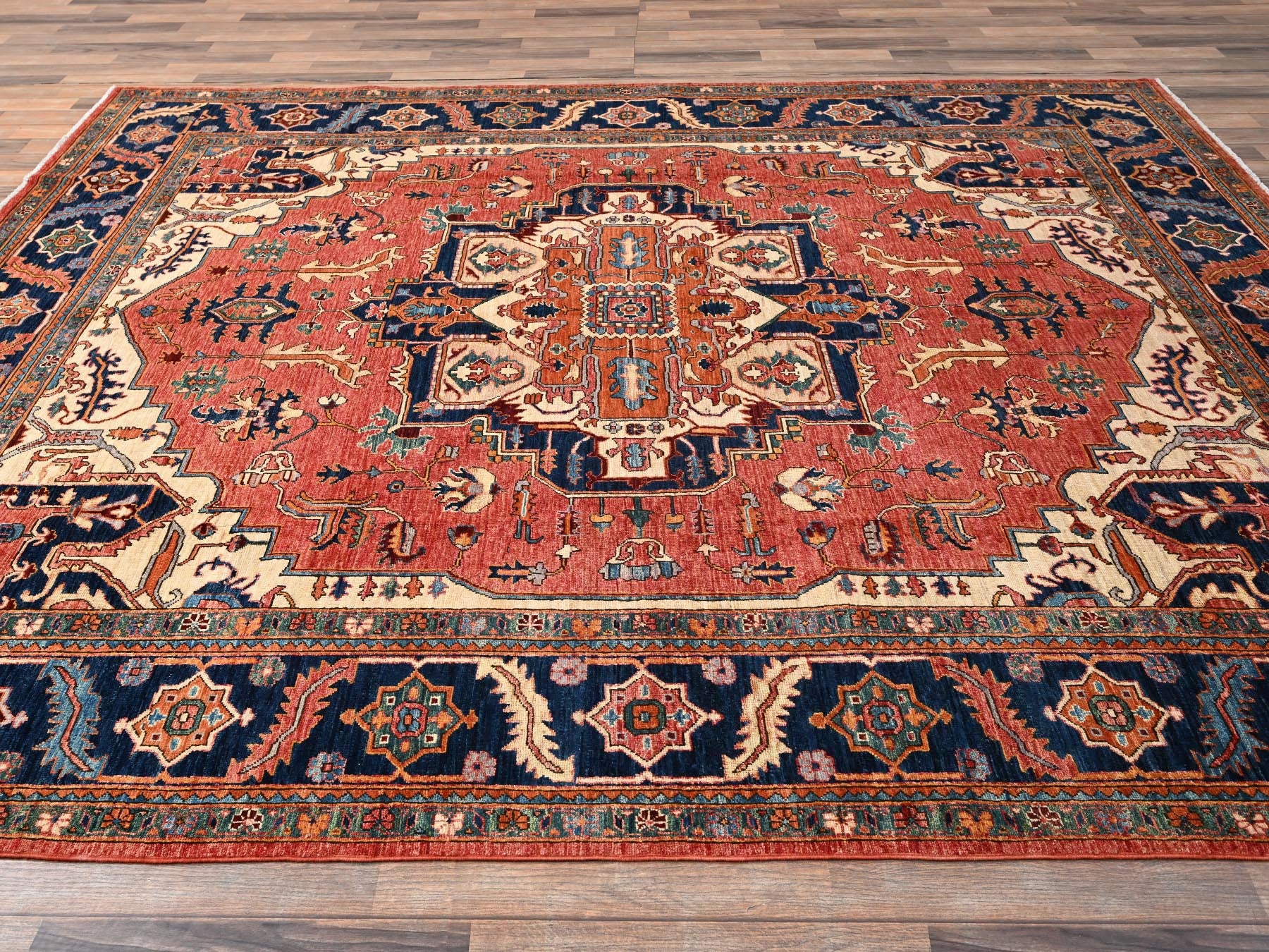 Heriz Heriz hand-knotted wool rug in Red & Navy Blue, 8'1" x 9'9" — SKU O01594 (view 4)