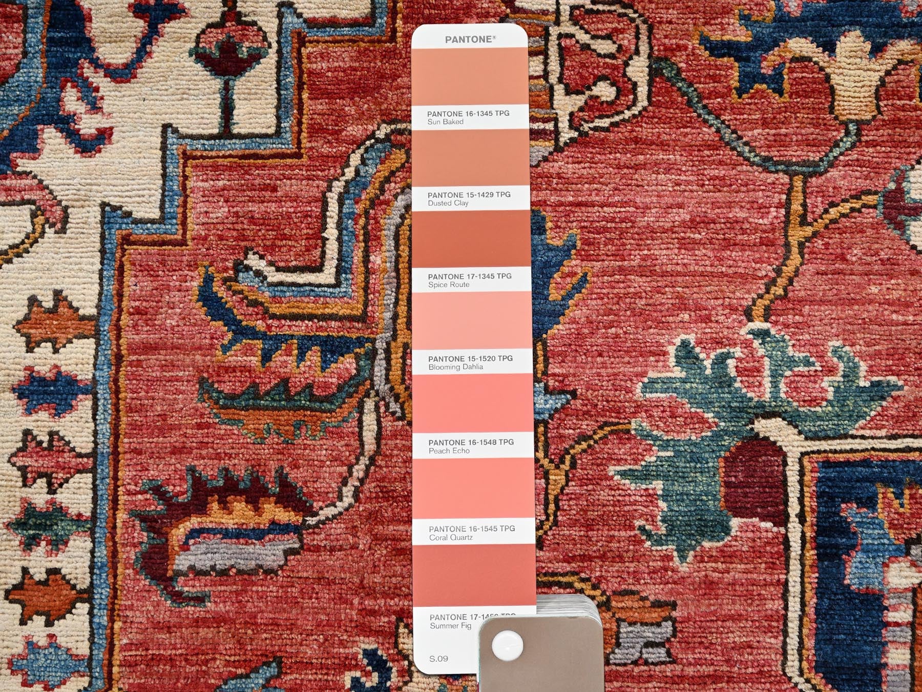 Heriz Heriz hand-knotted wool rug in Red & Navy Blue, 8'1" x 9'9" — SKU O01594 (view 8)