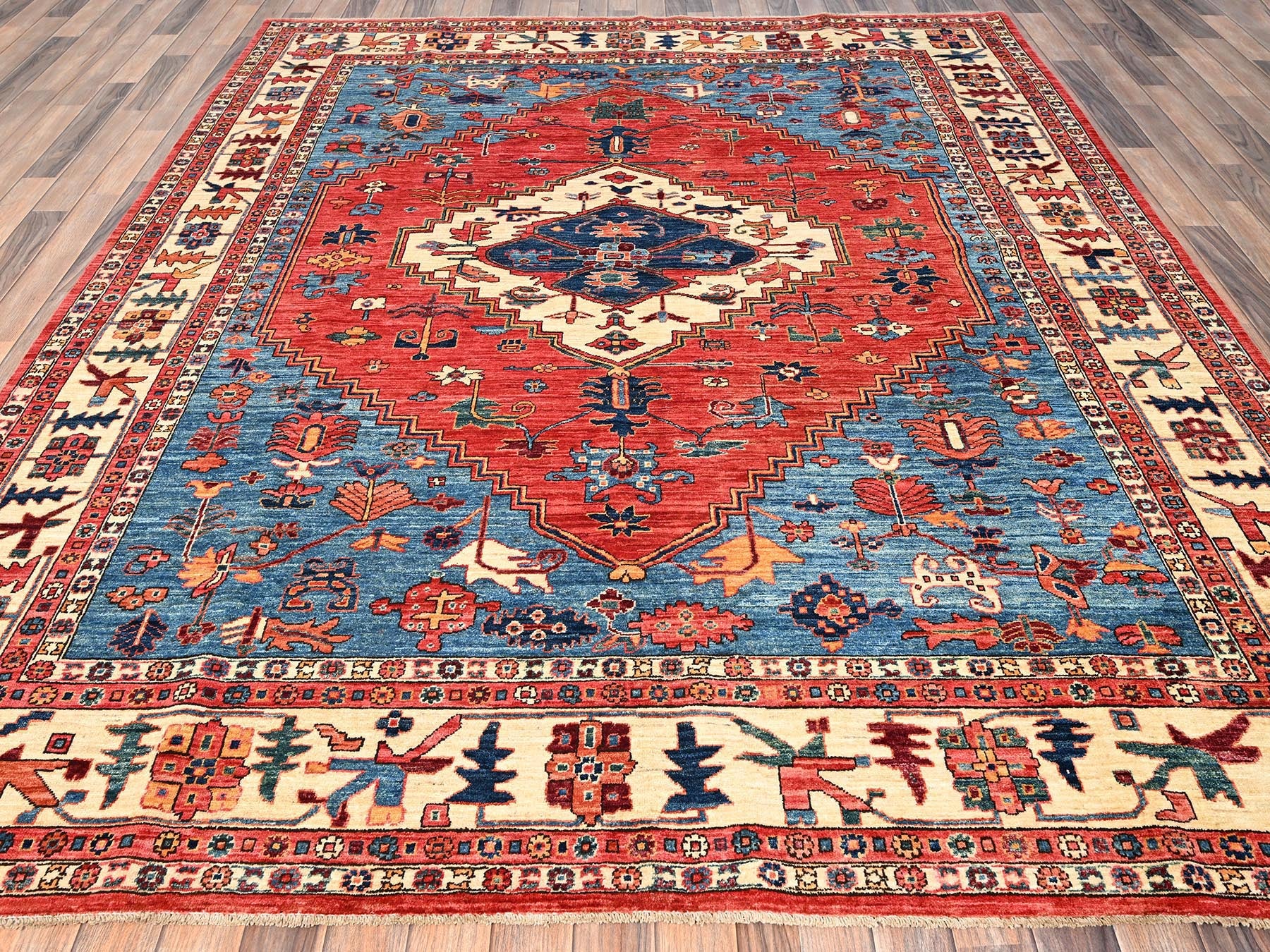 Heriz Heriz hand-knotted wool rug in Red & Ivory, 7'11" x 9'9" — SKU O01595 (view 2)