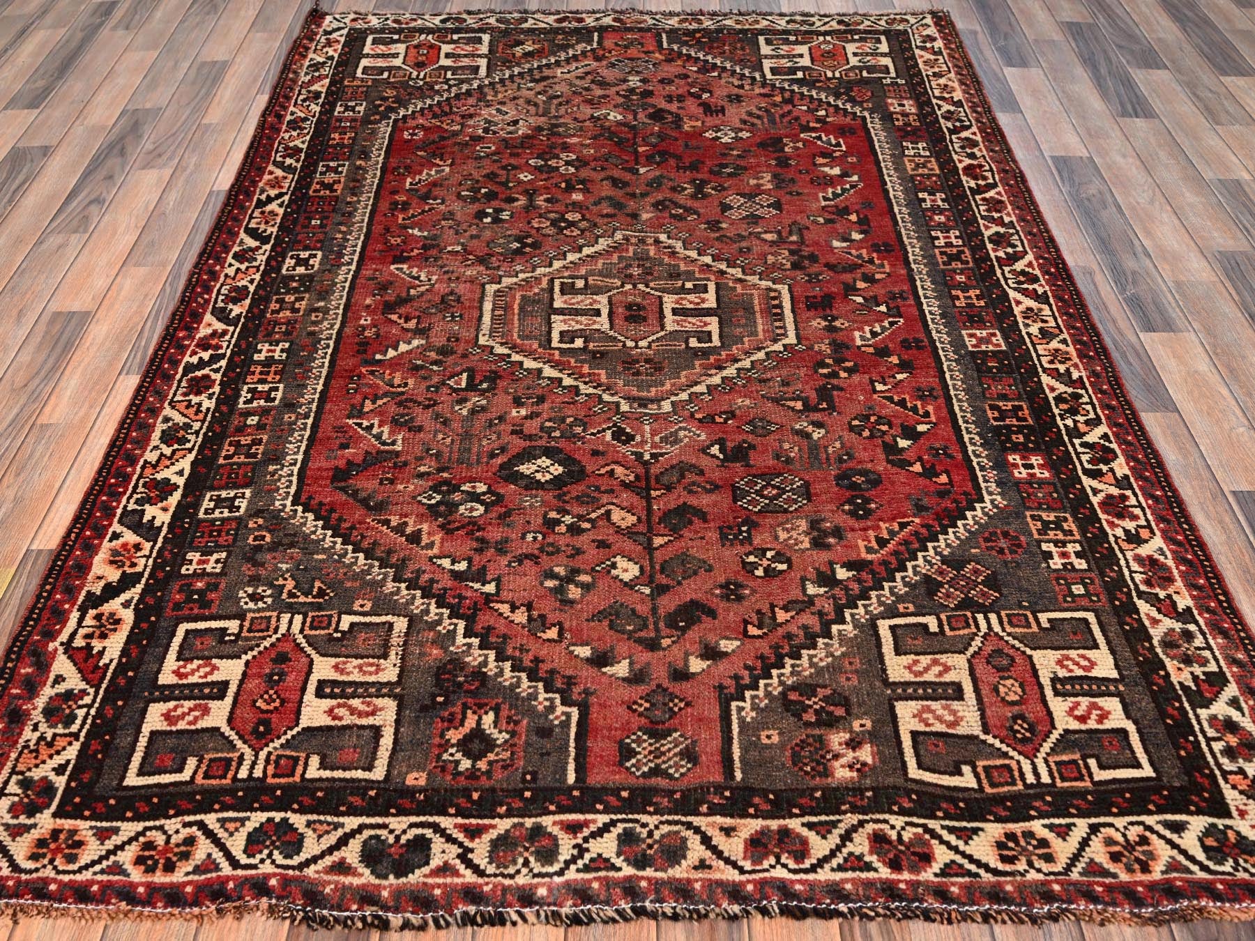 Shiraz Vintage hand-knotted wool rug in Red & Ivory, 5'3" x 7'7" — SKU O01703 (view 2)